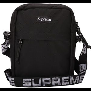 Supreme Shoulder Bag Black